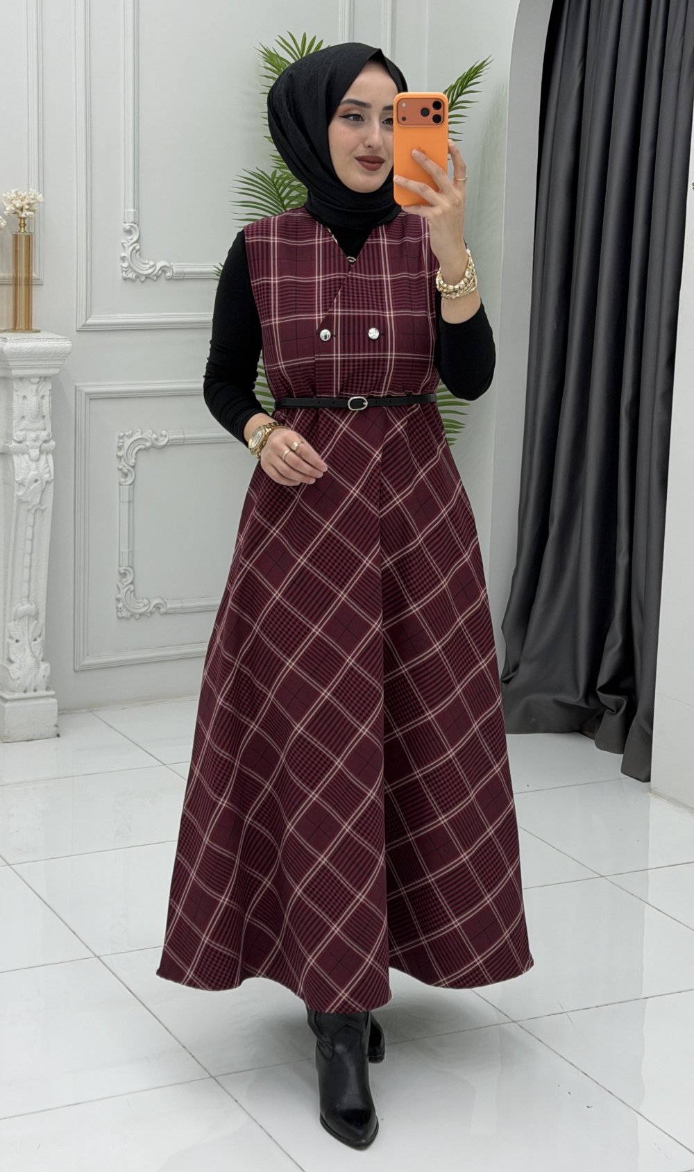 Jülide Jile Bordo — Bordo