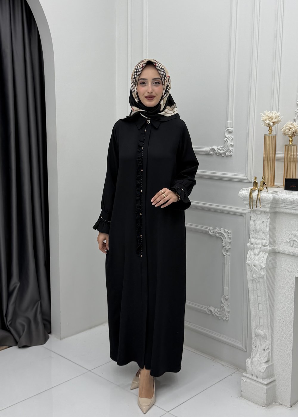 Melek Ferace Siyah — Siyah